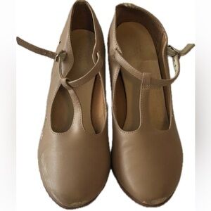 Theatricals Pro THP 325 Character Theatre Caramel dance shoes T-Strap Flexible